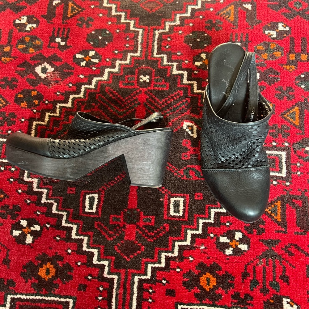 Free people sling back leather clog 6.5